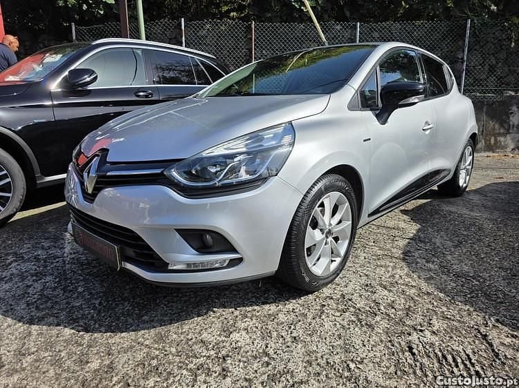 Cinza Usado 2018 Renault Clio IV LIMITED | € 10.900 (Preço justo) - Imagem 1/1