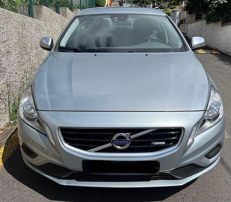 Usado Volvo S60 R-Design 115 HP (84 kW) 2012 Sedan