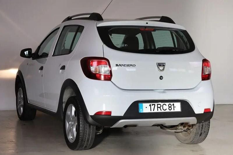Usado Dacia Sandero Stepway 90 HP (66 kW) 2016 Amarelo