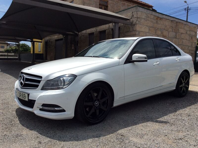 Branco Usado 2012 Mercedes C250 Avantgarde Sedan | € 14.999 (Bom preço) - Imagem 1/4