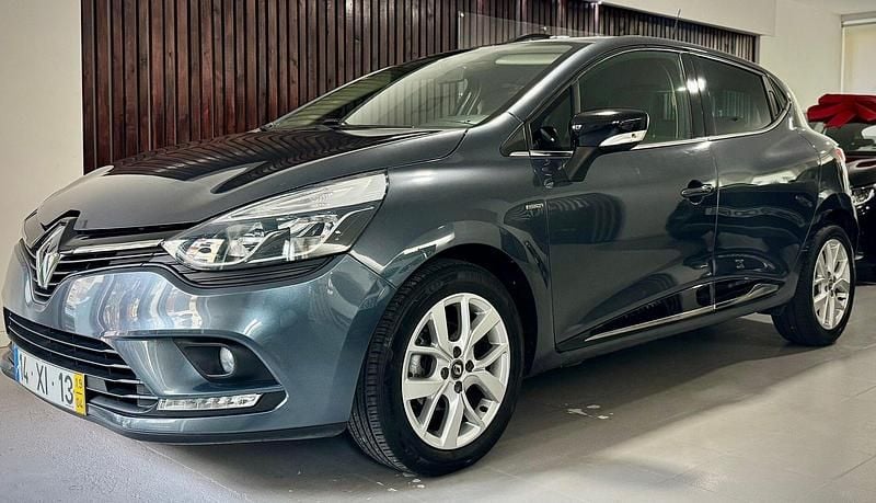Cinza Usado 2019 Renault Clio IV LIMITED | € 11.500 (Bom preço) - Imagem 1/4