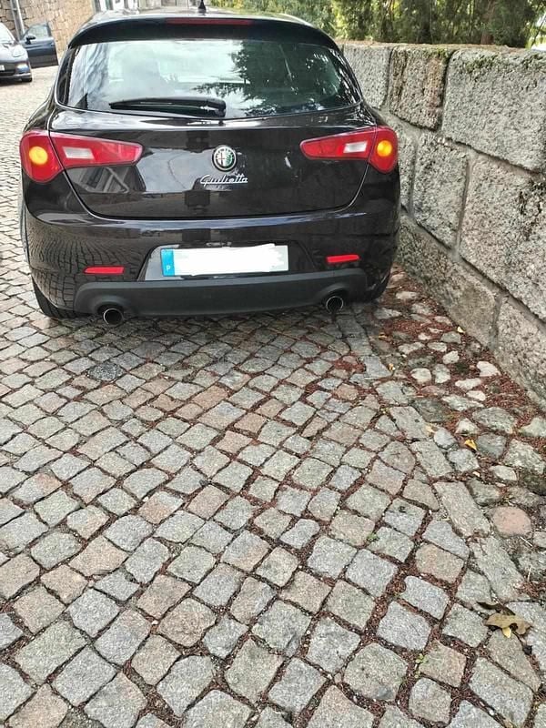 Usado Alfa Romeo Giulietta 140 HP (102 kW) 2011 Preto Citadino