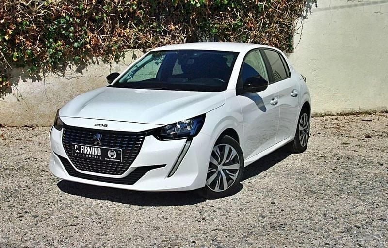 Branco Usado 2023 Peugeot 208 Allure Citadino | € 19.600 (Preço justo) - Imagem 1/4