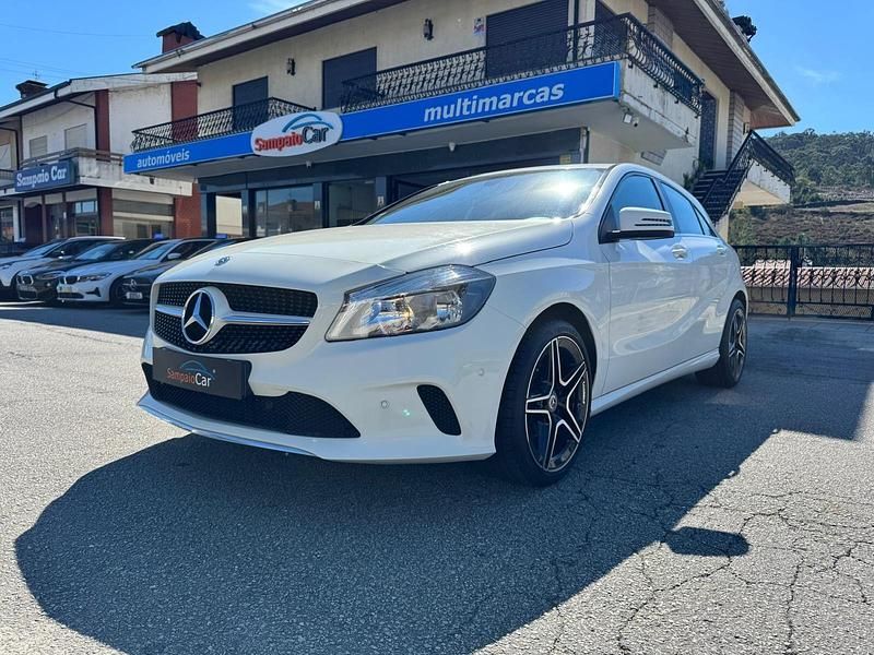 Branco Usado 2018 Mercedes A180 Urban | € 16.990 (Bom preço) - Imagem 1/4