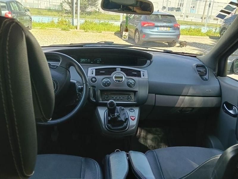 Usado Renault Scénic II 100 HP (73 kW) 2005 Monovolume
