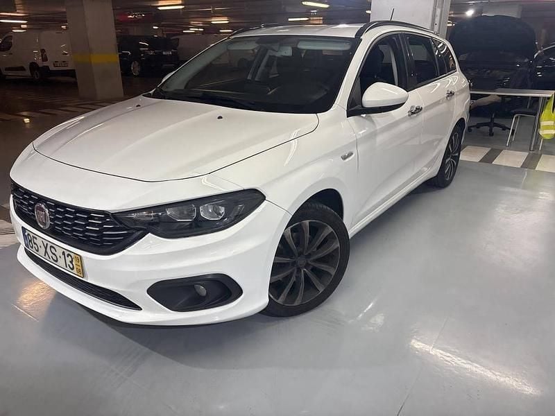 Branco Usado 2019 Fiat Tipo Wagon Carrinha | € 12.990 (Preço justo) - Imagem 1/4
