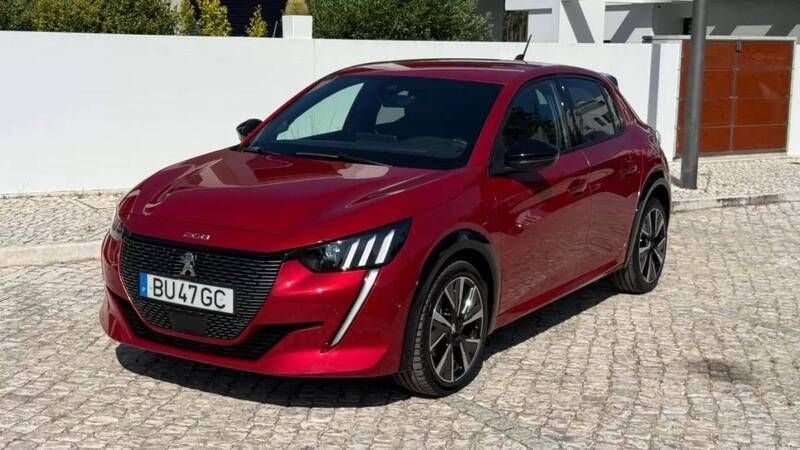 Vermelho Usado 2022 Peugeot 208 GT Citadino | € 19.990 (Preço justo) - Imagem 1/4