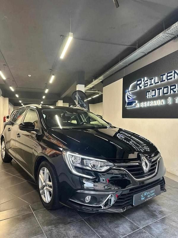 Usado Renault Mégane IV 110 HP (80 kW) 2020 Preto