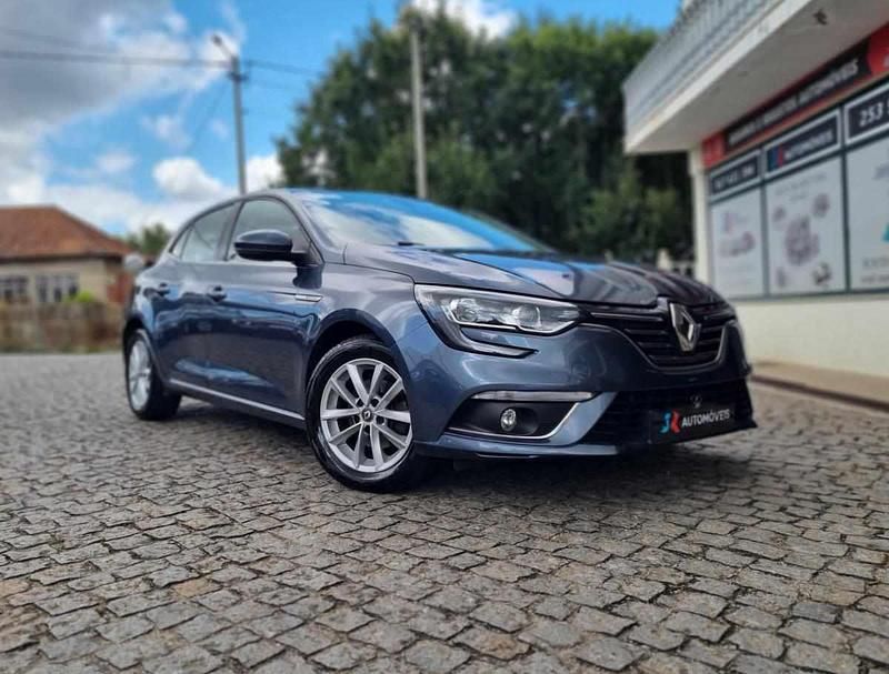 Cinzento Usado 2016 Renault Mégane III Citadino | € 10.500 (Preço justo) - Imagem 1/4