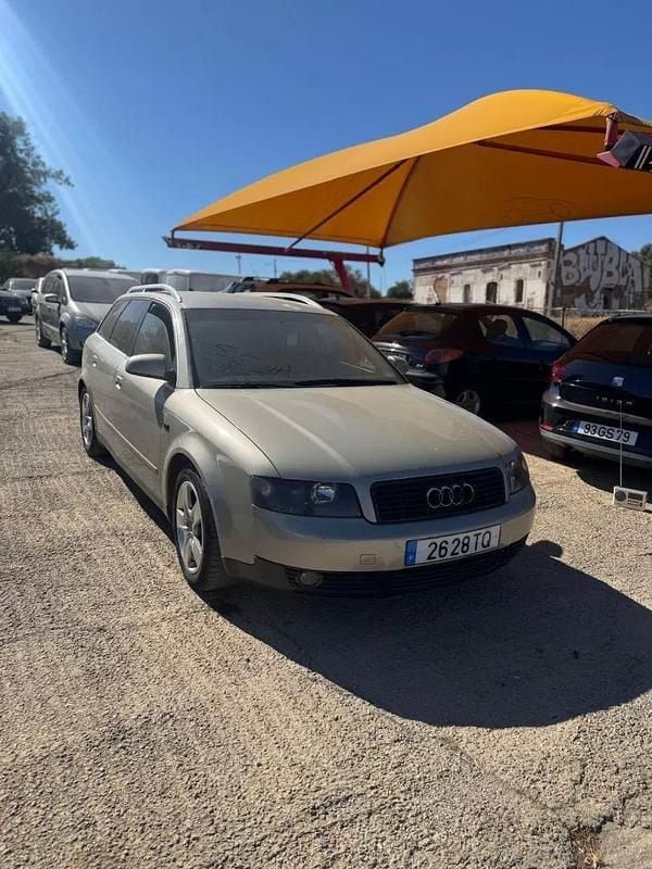 Cinzento Usado 2002 Audi A4 Carrinha | € 5.900 (Preço elevado) - Imagem 1/4