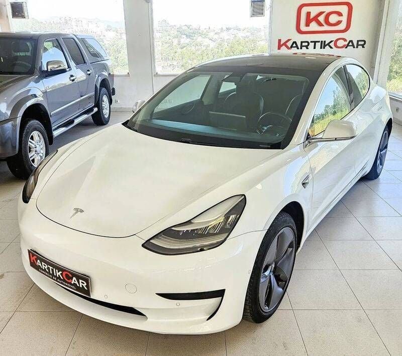 Branco Usado 2020 Tesla Model 3 Sedan | € 19.750 (Bom preço) - Imagem 1/4