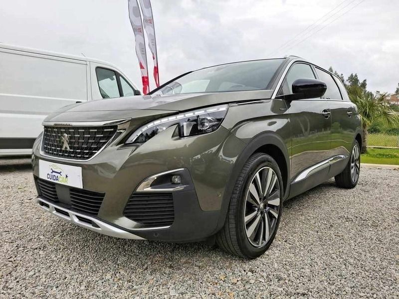 Verde Usado 2019 Peugeot 5008 Monovolume | € 26.450 (Preço elevado) - Imagem 1/4