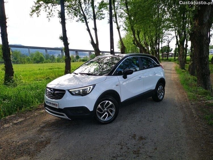 Branco Usado 2019 Opel Crossland X Innovation SUV | € 17.750 - Imagem 1/1