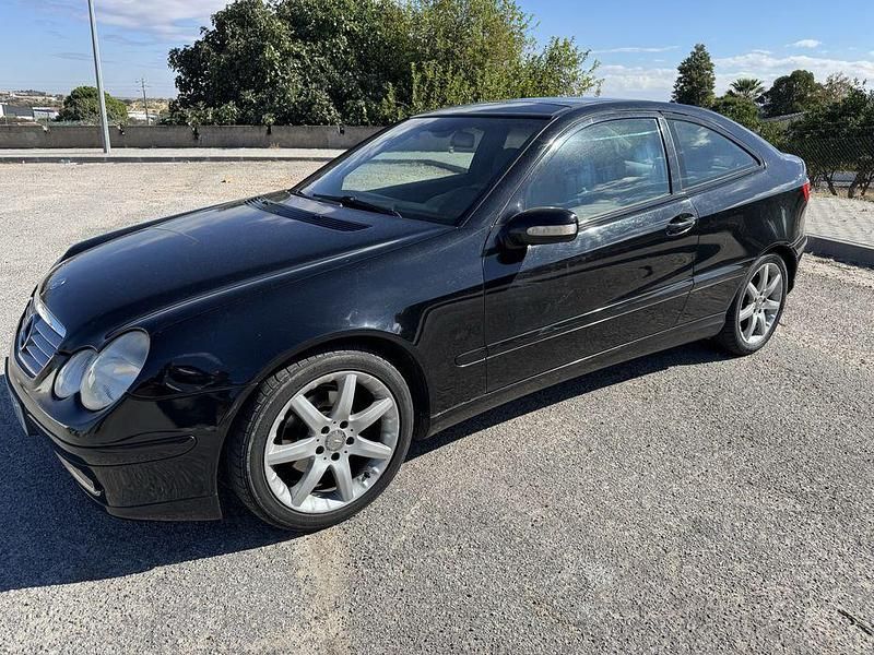 Usado 2002 Mercedes C220 | € 4.990 - Imagem 1/4