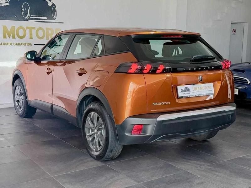 Usado Peugeot e-2008 Allure 98 kW (134 HP) 2021 Outra SUV