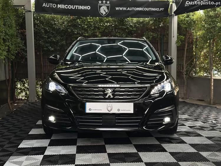 Preto Usado 2020 Peugeot 308 Allure Sedan | € 13.900 (Preço justo) - Imagem 1/1