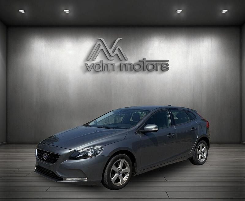 Cinza Usado 2014 Volvo V40 Momentum Carrinha | € 11.250 (Bom preço) - Imagem 1/4