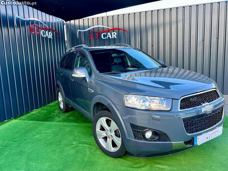Cinza Usado 2013 Chevrolet Captiva SUV | € 12.900 - Imagem 1/1