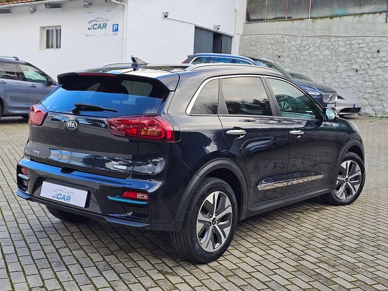 Usado Kia e-Niro 150 kW (204 HP) 2020 Azul SUV