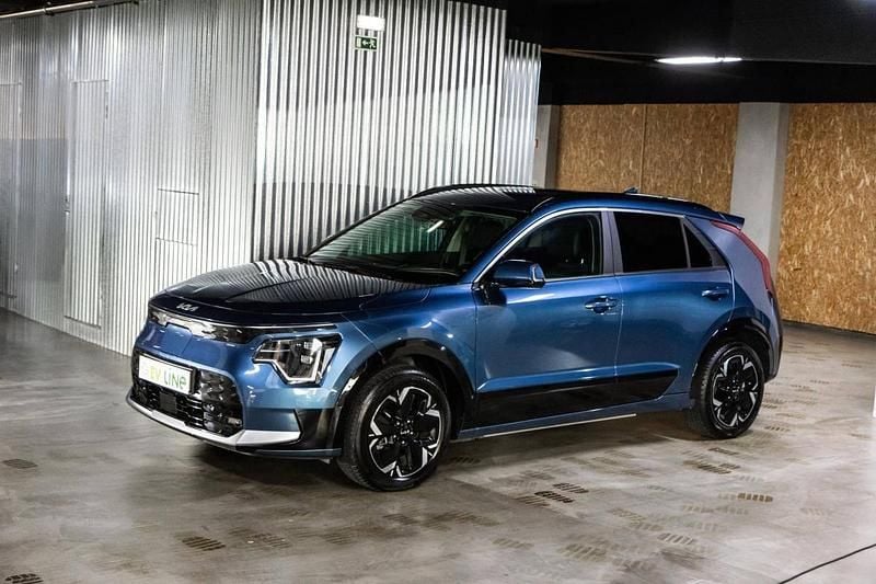 Azul Usado 2024 Kia e-Niro SUV | € 32.000 (Preço justo) - Imagem 1/4