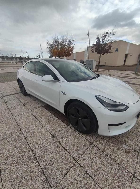 Usado Tesla Model 3 Standard Range Plus 189 kW (258 HP) 2019 Branco Sedan