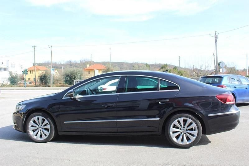 Usado VW CC 140 HP (102 kW) 2013 Preto Sedan