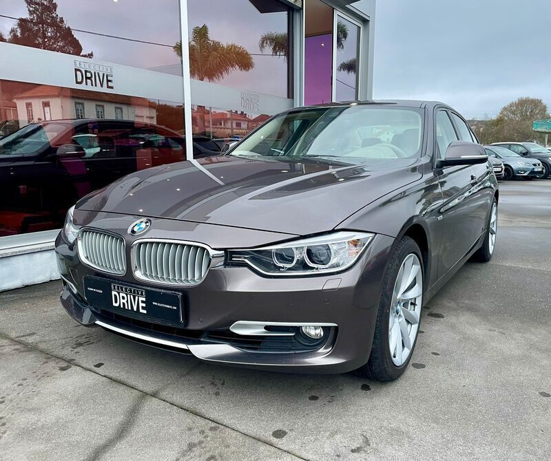 Castanho Usado 2012 BMW 328 Sedan | € 24.900 - Imagem 1/4