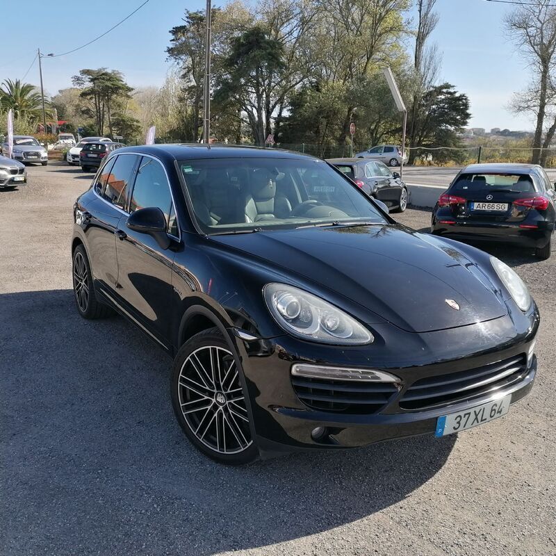 Preto Usado 2010 Porsche Cayenne S E-Hybrid SUV | € 29.900 - Imagem 1/4