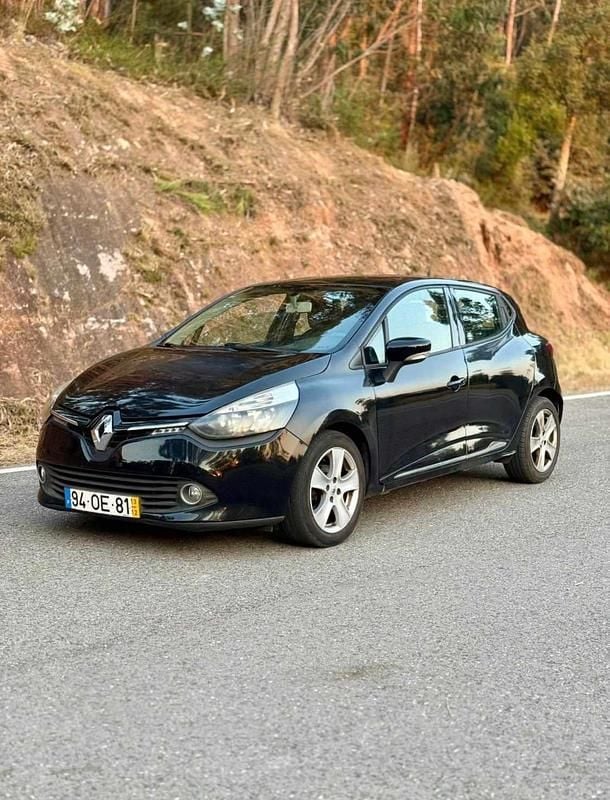 Usado Renault Clio IV 90 HP (66 kW) 2013 Preto Citadino