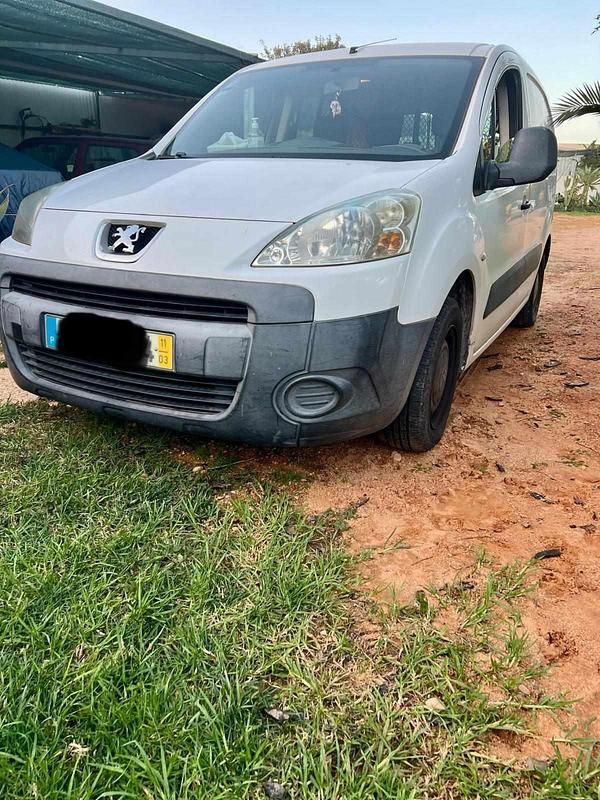 Usado Peugeot Partner 75 HP (55 kW) 2011 Branco Monovolume