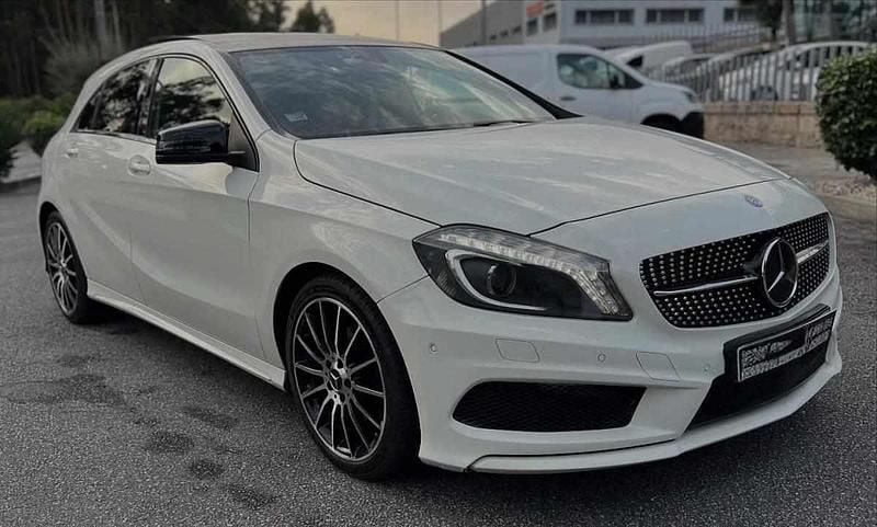 Branco Usado 2013 Mercedes A180 Citadino | € 13.500 (Preço elevado) - Imagem 1/4