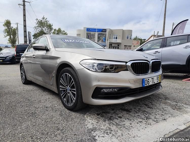 Cinza Usado 2017 BMW 530e iPerformance Sedan | € 23.900 (Preço justo) - Imagem 1/1