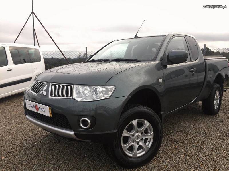 Vendido Mitsubishi L200 2.5 DID 4X4 X. Carros usados