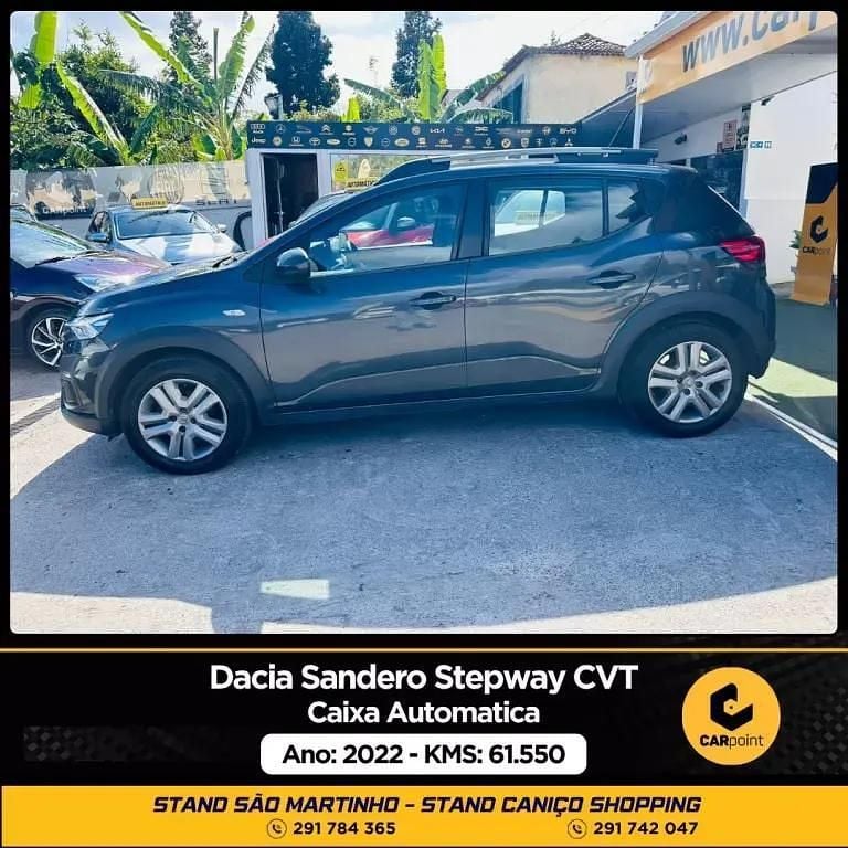 Usado Dacia Sandero Comfort 91 HP (66 kW) 2022 Cinzento Citadino