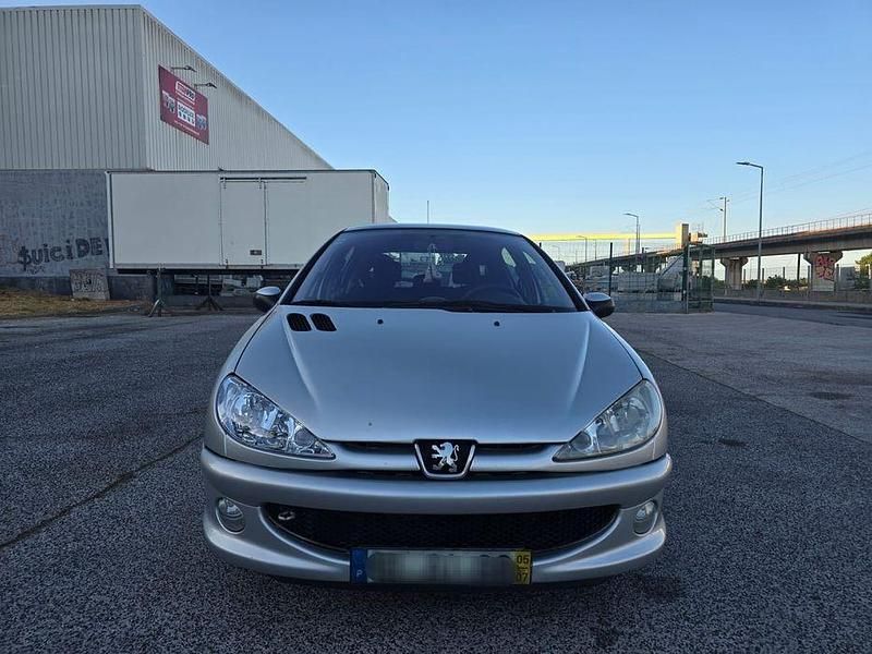 Usado Peugeot 206 69 HP (50 kW) 2005 Sedan