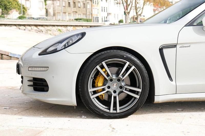 Usado Porsche Panamera 250 HP (183 kW) 2016 Branco Sedan