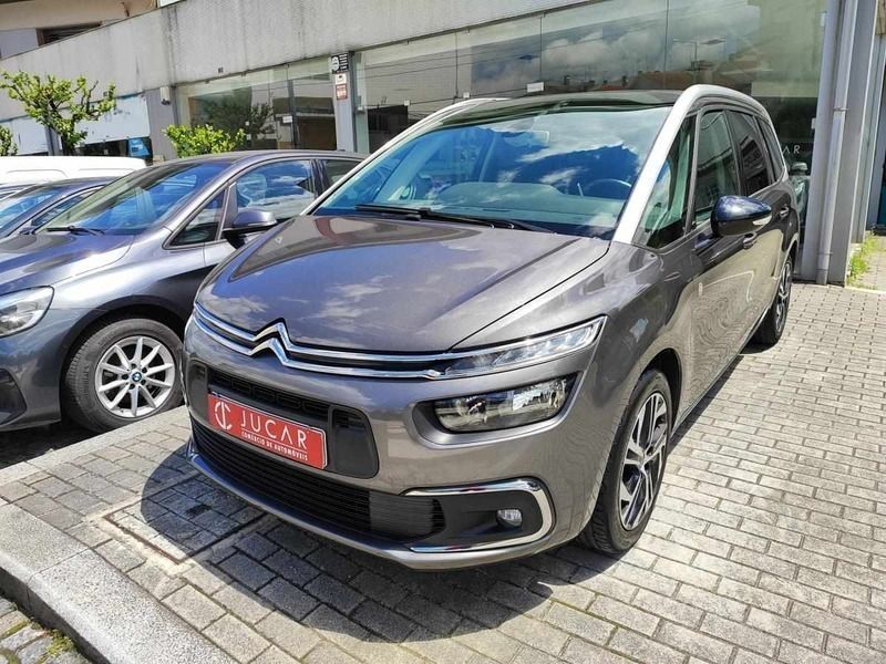 Cinza Usado 2021 Citroën C4 Feel Monovolume | € 20.750 (Preço justo) - Imagem 1/4
