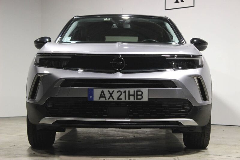 Cinza Usado 2023 Opel Mokka-e Edition SUV | € 28.900 - Imagem 1/4