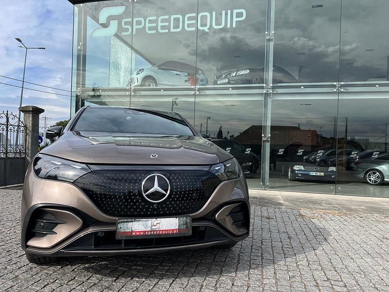 Usado Mercedes EQE300 AMG line 180 kW (245 HP) 2024 Cinza SUV