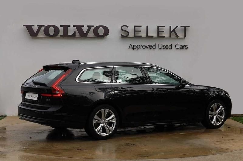 Usado Volvo V90 Momentum 190 HP (139 kW) 2020 Preto Carrinha