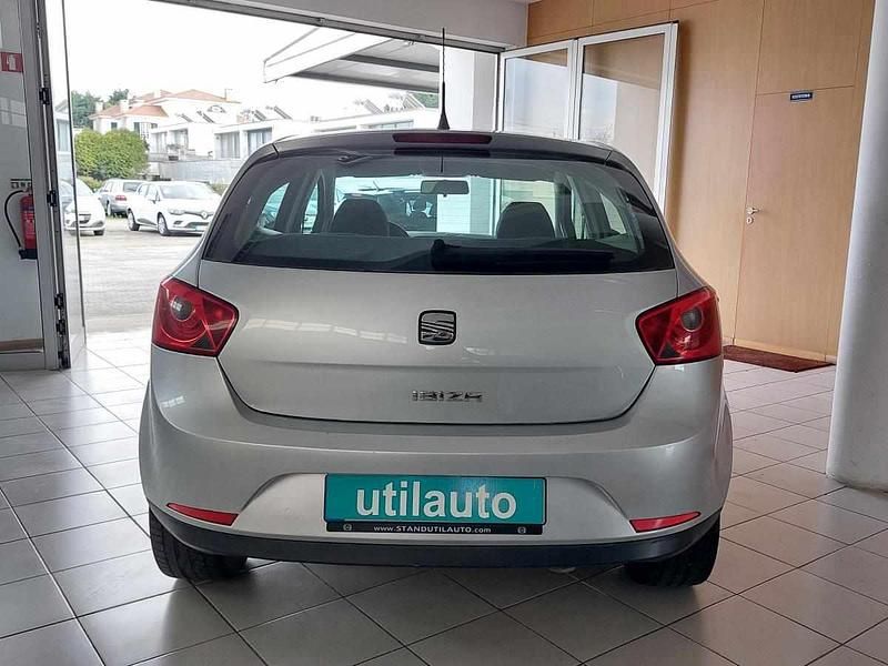 Usado Seat Ibiza 69 HP (50 kW) 2011 Cinzento Citadino