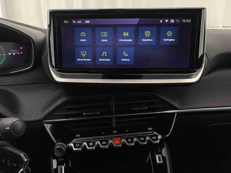 Usado Peugeot 2008 136 HP (100 kW) 2025 Cinzento SUV