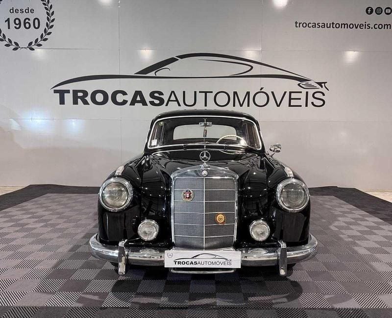 Usado Mercedes 220 100 HP (73 kW) 1956 Preto