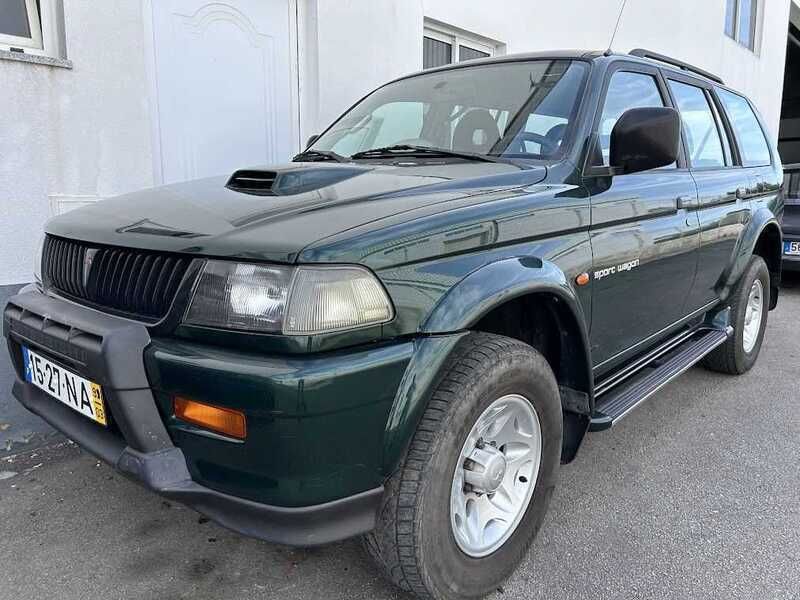 Verde Usado 1999 Mitsubishi Pajero SUV | € 7.990 (Caro) - Imagem 1/4