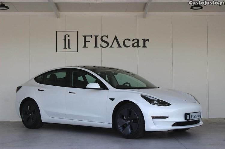 Branco Usado 2021 Tesla Model 3 Sedan | € 31.500 (Preço justo) - Imagem 1/1