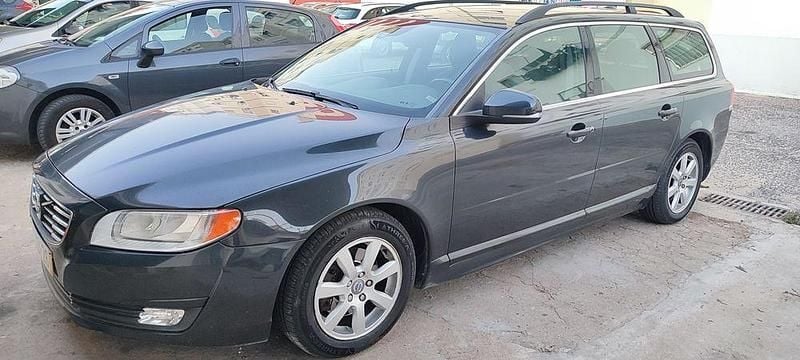 Usado 2014 Volvo V70 Momentum Carrinha | € 10.900 - Imagem 1/3