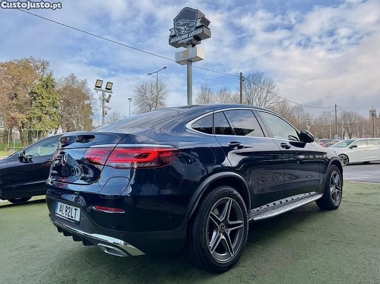 Usado Mercedes GLC300e 320 HP (235 kW) 2021 Azul Coupé