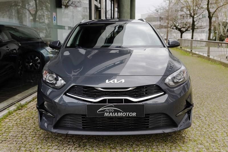 Usado Kia Ceed Sportswagon 120 HP (88 kW) 2022 Cinzento Carrinha