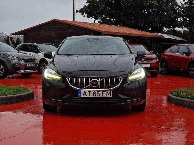 Usado Volvo V40 120 HP (88 kW) 2017 Preto