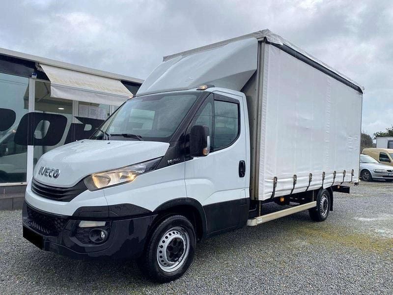 Usado Iveco Daily 140 HP (102 kW) 2017 Branco